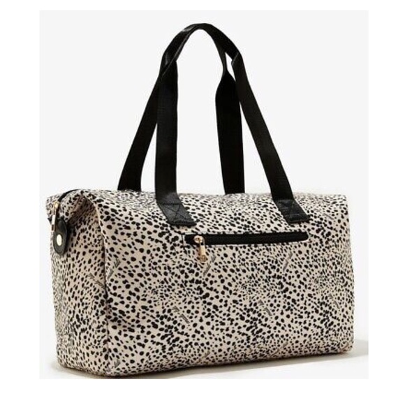 NWT Mali & Lili Snow Leopard Weekender Bag w/ Removable Shoulder Strap - Picture 2 of 11